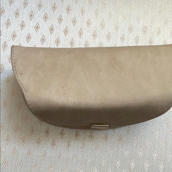 CHLOE SUNGLASSES CASE  with Metallic Clasp - Picture 5 of 8